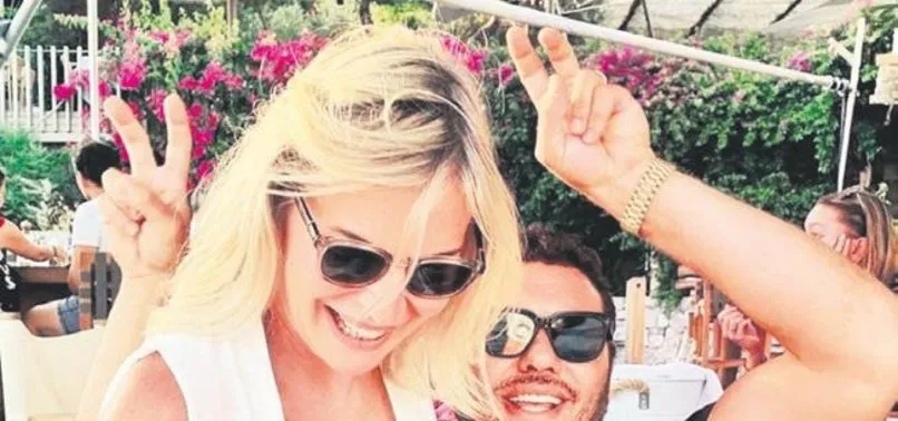 Ünlü fotoğrafçı Mert Alaş dostlarıyla Bodrum'da
