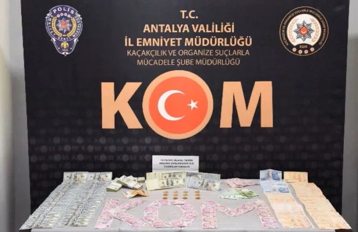 Antalya merkezli 8 ilde "FETÖ'nün yeniden yapılanması" operasyonunda 35 zanlı yakalandı - 5