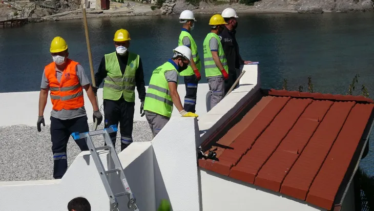 Yılmaz Özdil’in kaçak villasında yıkım başladı! İşte ilk kareler...