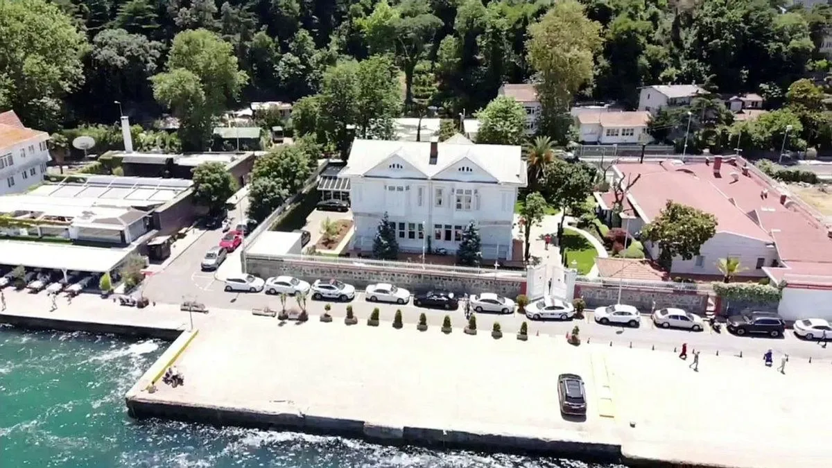 İstanbul'da Hollywood filmlerini aratmayan soygun! Yalıdan çuval çuval döviz çaldılar! 130 milyonluk vurgun