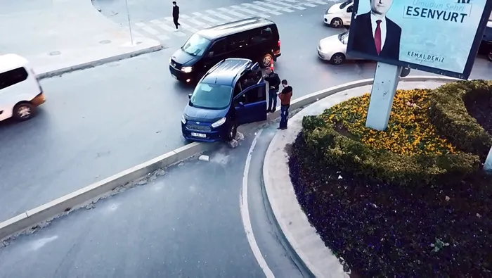 CHP'li İBB'nin Esenyurt'taki kavşak çalışması kazalara neden oldu! Vatandaşlar isyan etti: Bubi tuzağı gibi - 7
