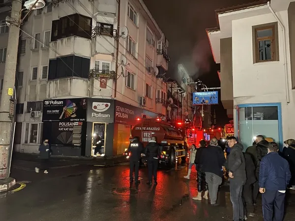 bartin-3-katli-binada-yangin-telasi-1638683524888.jpg Bartın 3 katlı binada yangın telaşı - 1