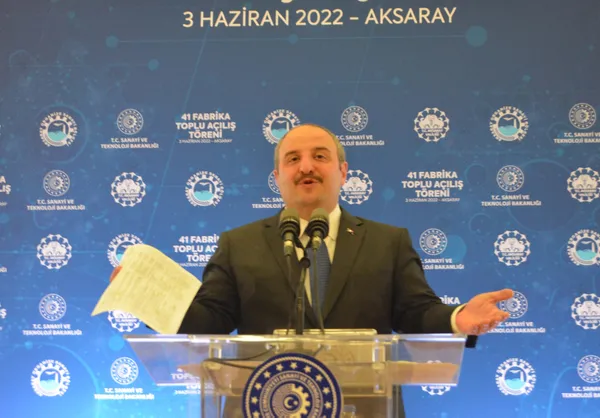 bakan-varanktan-kilicdarogluna-fabrika-tepkisi-gaf-olarak-gormek-istiyorum-boyle-bir-laf-bile-isteye-soylenmez-1654273591776.jpg Bakan Varank’tan Kılıçdaroğlu’na "fabrika" tepkisi: Gaf olarak görmek istiyorum böyle bir laf bile isteye söylenmez - 1