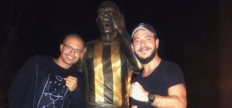 Alex’ten heykeline ziyaret