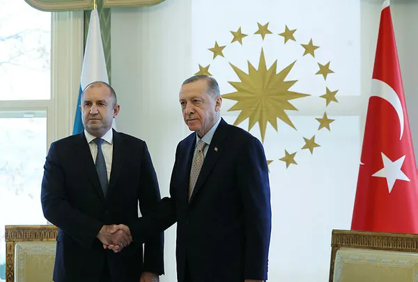 baskan-erdogan-ve-bulgaristan-cumhurbaskani-rumen-radevden-flas-aciklamalar-1670598115816.jpg Başkan Erdoğan ve Bulgaristan Cumhurbaşkanı Rumen Radev'den flaş açıklamalar: "Hedefimiz 10 milyar dolar" - 2