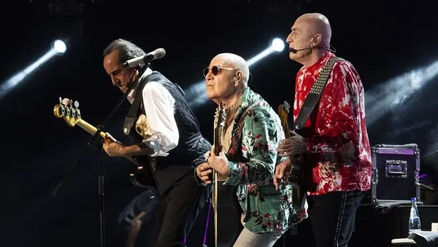 Özkan Uğur ne kanseri, hastalığı ne? MFÖ üyesi Özkan Uğur kimdir, kaç yaşında ve nereli? Sağlık durumu nasıl?