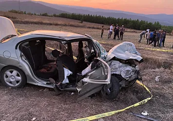 Sinop'ta iki otomobil kafa kafaya çarpıştı: 3 ölü 4 yaralı