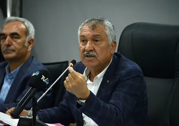 CHP'li Adana Büyükşehir Belediyesi'nde işçilerin maaşı ödenmiyor
