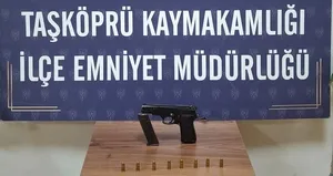 Kastamonu’da bir araçtan 3 tabanca çıktı! 3 gözaltı