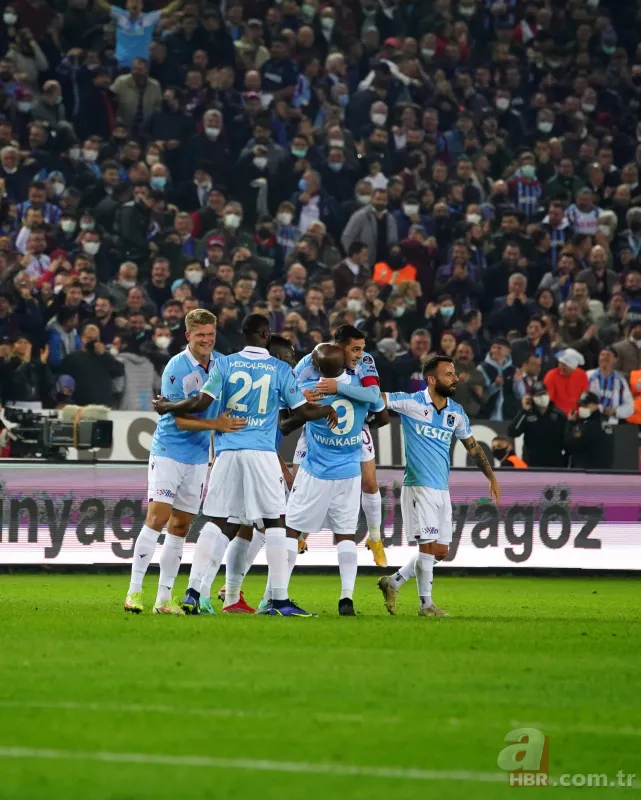 Trabzonspor Abdullah Avcı ile 26 sezonun en iyi dönemini geçiriyor! Bileği bükülmüyor 25