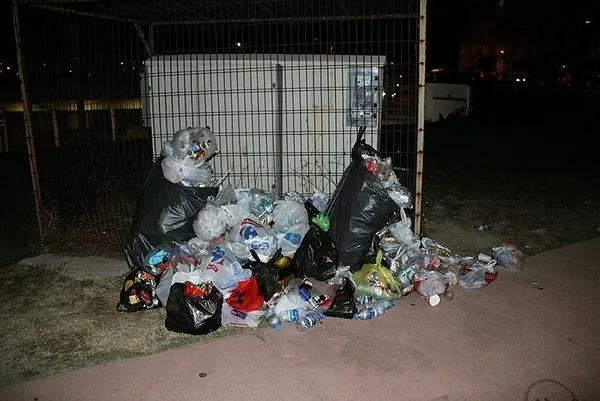 CHP'li Çanakkale Belediyesi çöpleri toplamak yerine vatandaşlara hakaret etti: 'Medeniyetsizlikle' suçladı! - 1