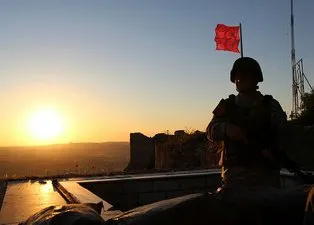 Son dakika | Mehmetçik'in eli tetikte gözü semada! Vatan nöbeti beklerken hainlere göz açtırmıyorlar