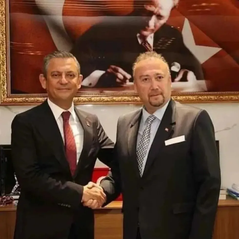 ozkan-yalimin-cezaevindeki-gece-mesaisinde-adnan-oktar-izi-2-saatlik-gizemli-gorusme-1777304112261.jpeg Özkan Yalım’ın cezaevindeki gece mesaisinde Adnan Oktar izi! 2 saatlik gizemli görüşme - 5