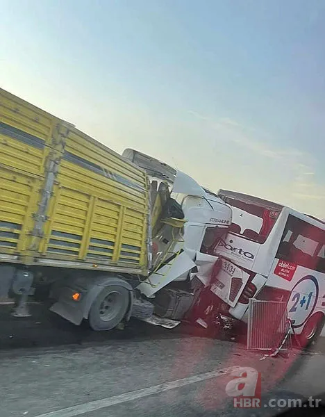 Afyonkarahisar'da can pazarı! Ölü ve onlarca yaralı var! İşte kaza yerinden gelen acı görüntüler 5