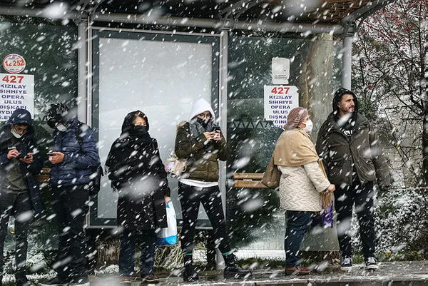 21 Aralık kar tatili olan iller hangileri? Kar tatili güncel Valilik MEB açıklamaları! Ankara, Konya, Eskişehir yarın okullar tatil mi?