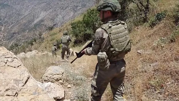 pence-kilitte-etkisiz-hale-getirilen-terorist-sayisi-400u-gecti-1667377056290.jpg Terör örgütü PKK'nın telsiz konuşmaları aciz durumlarını ortaya çıkarttı! Pençe Kilit'te 400'den fazla terörist öldürüldü - 5