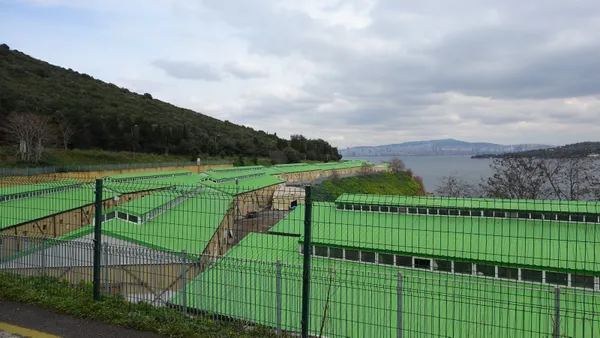 chp-ibb-baskani-imamoglunun-bir-vaadi-daha-bos-cikti-sahiplendirecegiz-dedigi-atlar-ahira-hapsedildi-1616746982883.jpg CHP'li İBB Başkanı İmamoğlu'nun bir vaadi daha boş çıktı! 'Sahiplendireceğiz' dediği atlar ahıra hapsedildi - 3