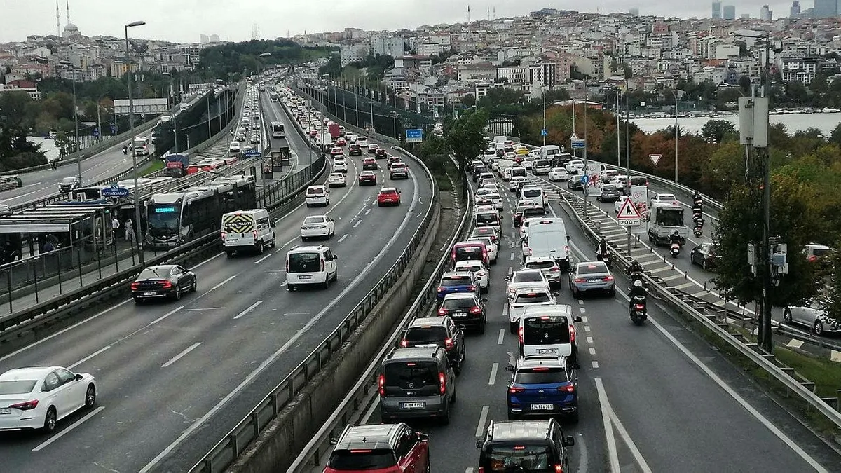 İstanbul'da trafik çilesi! Yüzde 80'e ulaştı