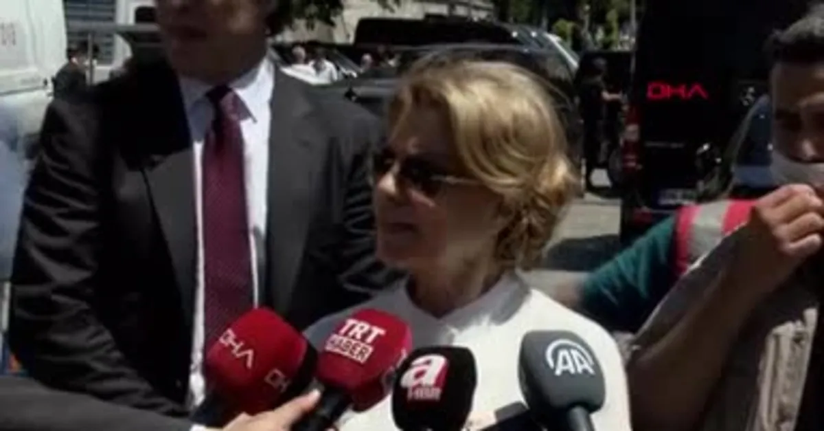 Tansu Çiller'den Ayasofya Camii'nde önemli mesaj: Bugün kavuşma günüdür