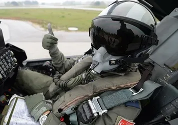 Eski savaş pilotları göreve hazır