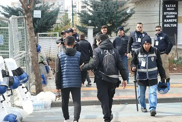 CHP'li Tanrıkulu HDP'li dostlarıyla birlikte bebek katili Öcalan'a özgürlük istedi - 3