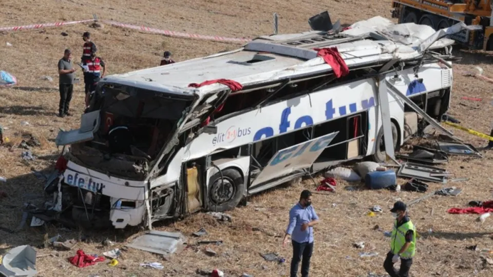 Şehirler arası yolculukta emniyet kemeri şart olacak! Sektör temsilcilerinden flaş teklif