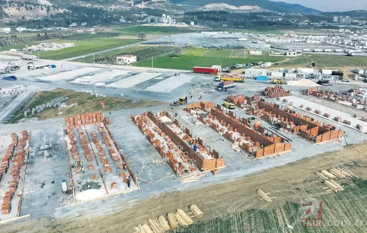 Çevre, Şehircilik ve İklim Değişikliği Bakanı Murat Kurum hazırlıkları anlattı! 250 bin konut hemen yapılacak 5