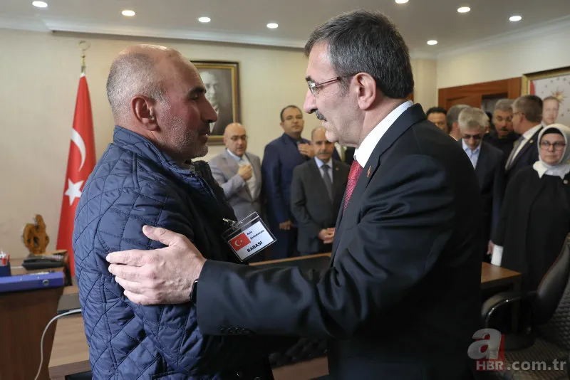 Teröristlerin aracını gasp edip, katlettiği veteriner hekim Mikail Bozlağan'a acı veda! Şehit babaya son bakış 17