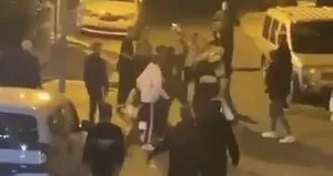 Sokak ortasında birbirlerine girdiler!