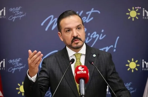 gizli-protokol-savasinin-detaylari-yenileniyor-iyi-partiden-kilicdarogluna-seffaflik-ve-ilke-ayari-1690215956470.jpg Gizli protokol savaşı bitmek bilmiyor! Akşener'in A Takımı devrede! İYİ Parti'den Kılıçdaroğlu'na 'şeffaflık' ve 'ilke' ayarı - 3