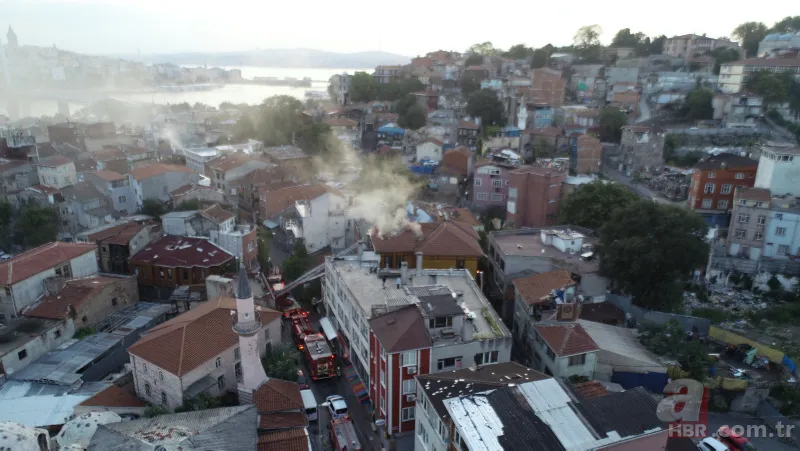 Fatih'te korkutan yangın! İki katlı otelde büyük panik 2