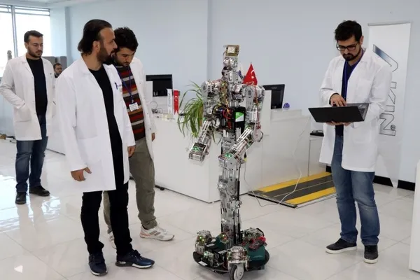Türkiye’nin ilk insansı robot fabrikası üretimine başladı - 3