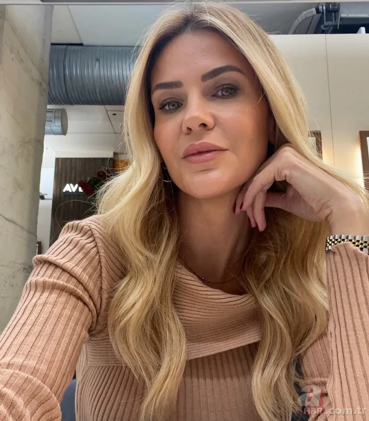 Emine Ün ve Emre Kınay'ın kızı son haliyle şaşırttı! 20 yaşındaki Duru annesinin kopyası... 3