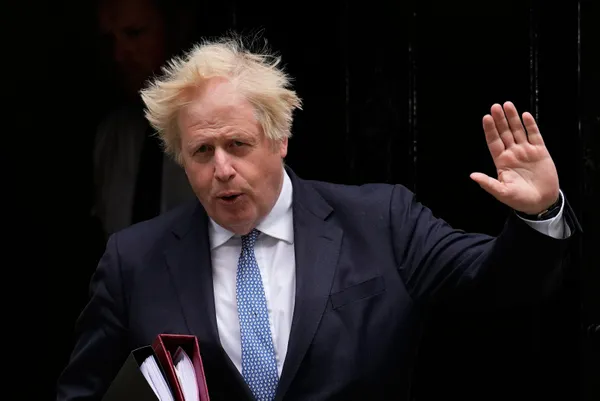 İngiltere'de Başbakan Boris Johnson'ın koltuğu tehlikede! Parlamentoda güven oylaması yapılacak - 4