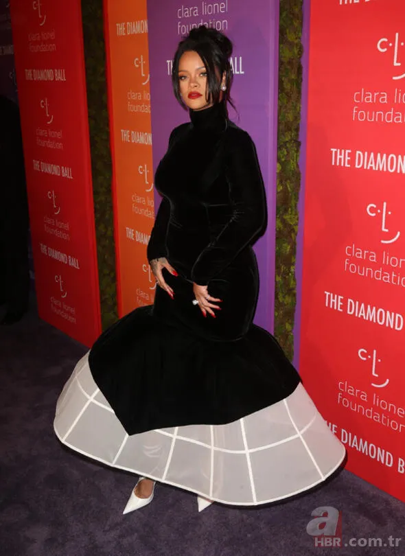 Rihanna hamile mi? İşte Diamond Ball 2019'da göbeğiyle dikkat çekti 8