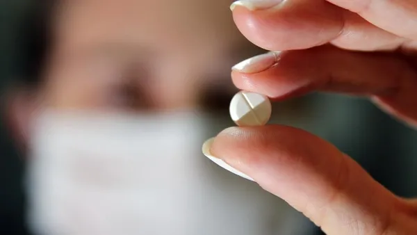 1633110295522.jpg Koronavirüse karşı hap müjdesi! Ölüm riskini yüzde 50 düşürüyor! Merck firmasının geliştirdiği hap ile koronavirüs bitecek mi? - 3