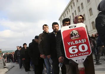 Yılbaşı piyango biletlerine yoğun ilgi