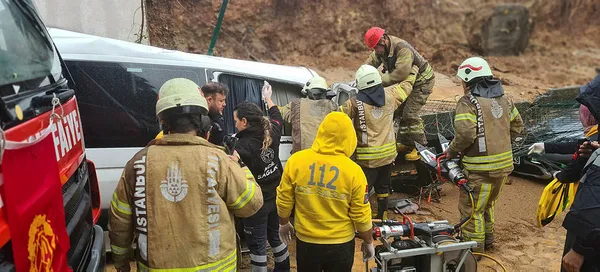 Son dakika | Pendik'te kuvvetli yağış feci bir kazaya neden oldu! - 2