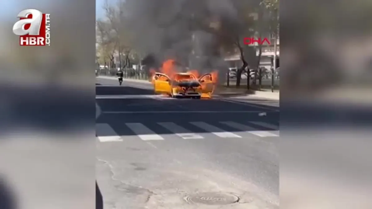 Taksi alev alev yandı; o anlar kamerada