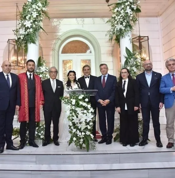 chpli-aykut-erdogduya-sok-eski-esten-videolu-intikam-1656243691903.jpeg Tuba Torun ile evlenen CHP'li Aykut Erdoğdu'ya şok! Eski eşi Özge Erdoğdu'dan videolu intikam - 5