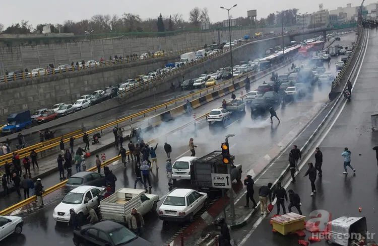 İran'da protestolar giderek alevleniyor! Başkan Erdoğan bu sözlerle dikkat çekmişti... 4