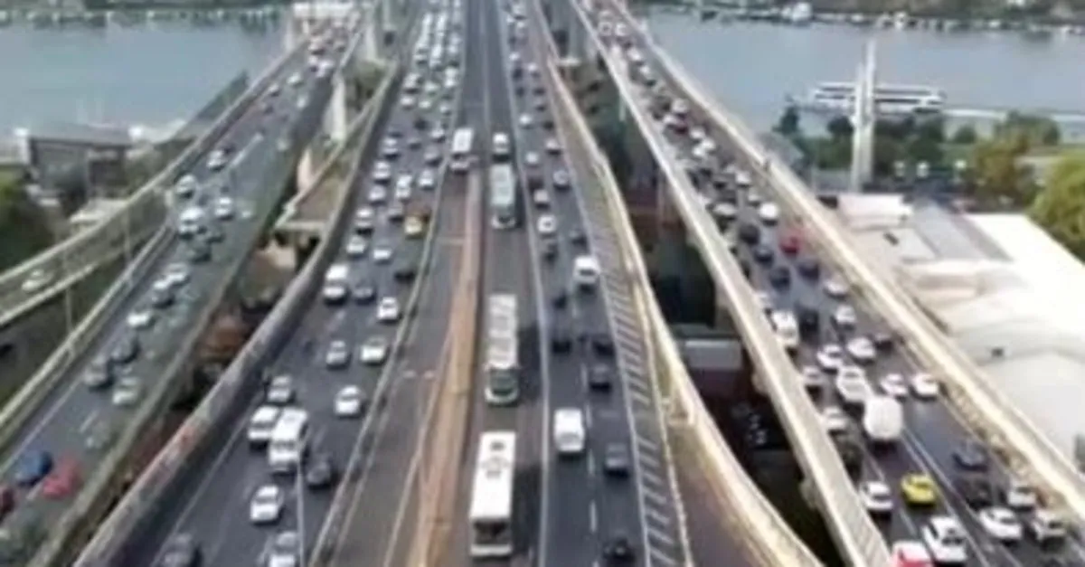 İstanbul'da sabah trafiği! A Haber havadan görüntüledi