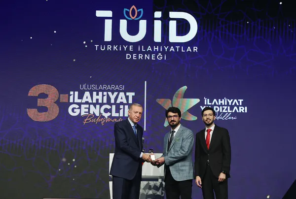 Başkan Erdoğan’dan Kılıçdaroğlu’na başörtüsü çağrısı: Samimiysen anayasa değişikliğini yapalım