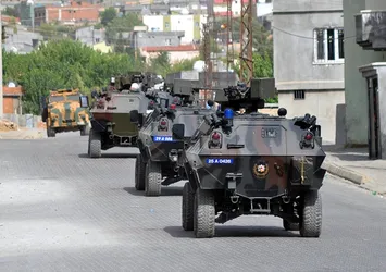 Van'da gösteri ve yürüyüşlere geçici yasak