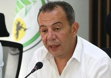 CHP'li Bolu Belediye Başkanı Tanju Özcan'ın astırdığı ırkçı afişler toplatıldı