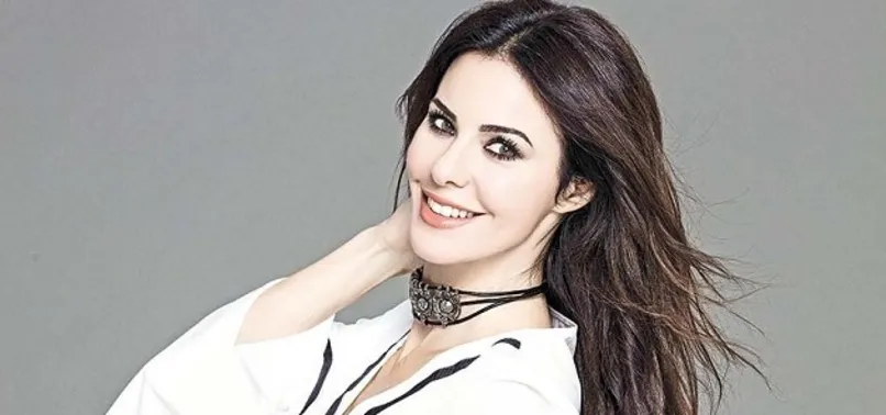 Defne Samyeli, Ajda Pekkan’dan ders alıyor