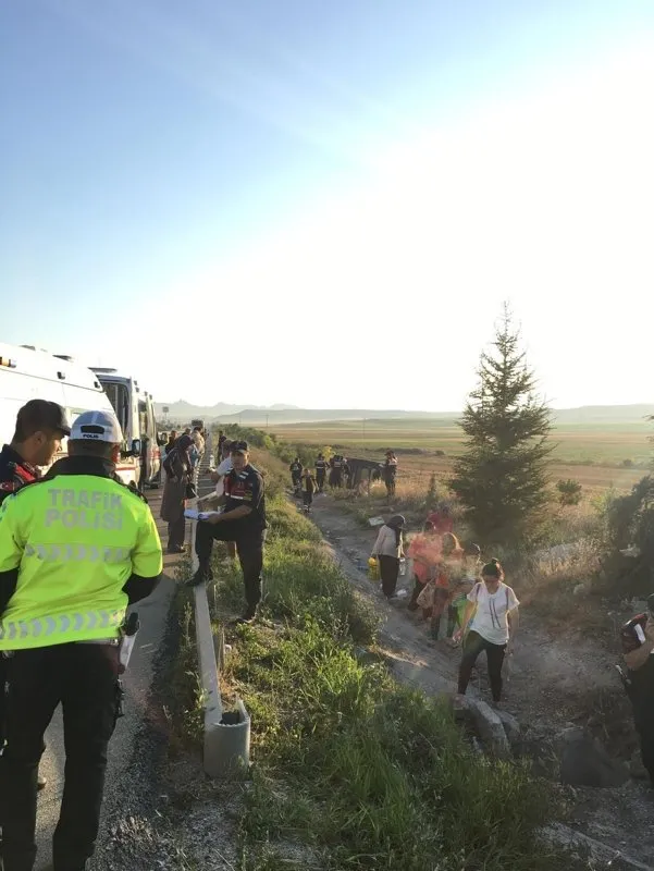 Eskişehir Sivrihisar’da feci kaza! 13 yaralı