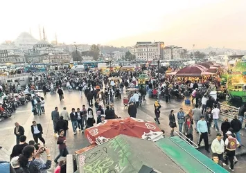 Çarşı pazarda bayram coşkusu! Alışveriş trafiği hızlandı