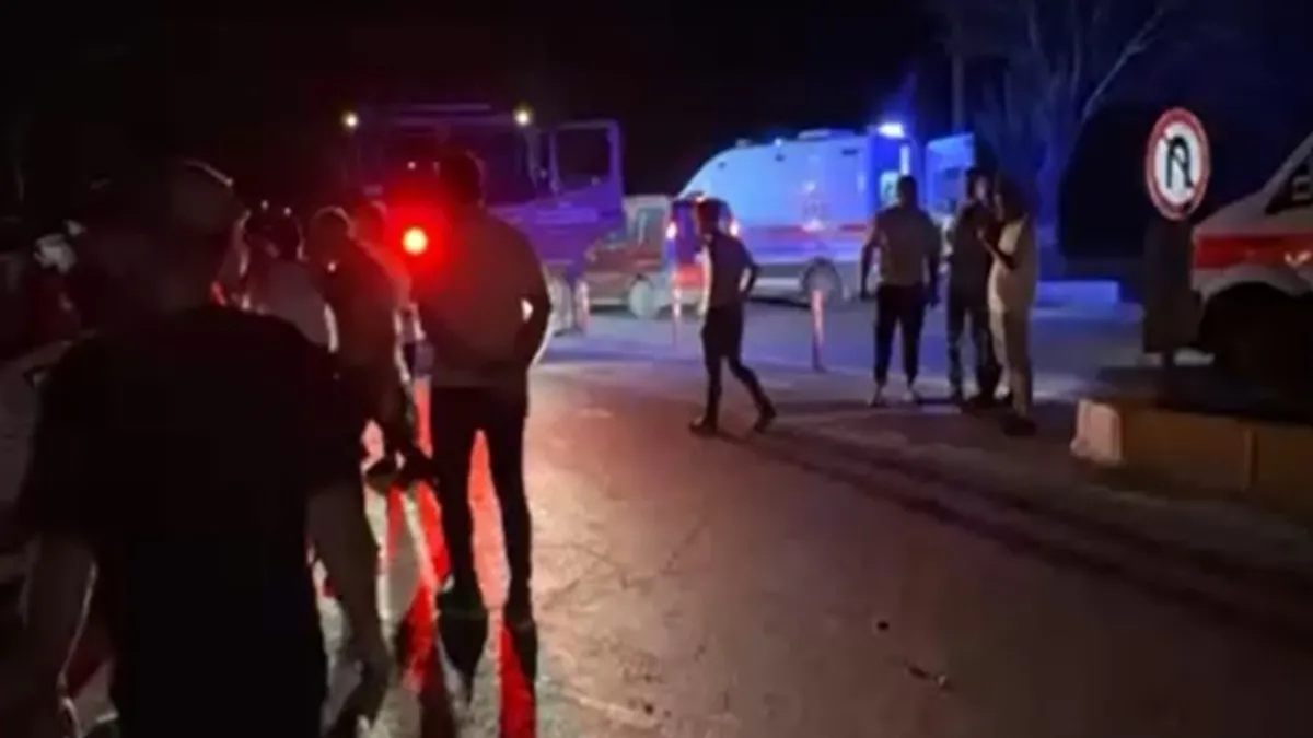 İzmir'de feci kaza! Kamyonet ve hafif ticari araç çarpıştı: 7 yaralı