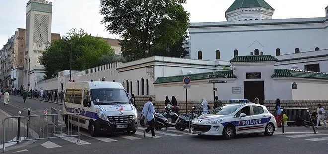 Faşistler Fransa’da camiye saldırdı